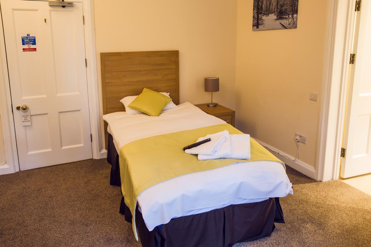 Hotel Gilwell Park à Chingford Extérieur photo