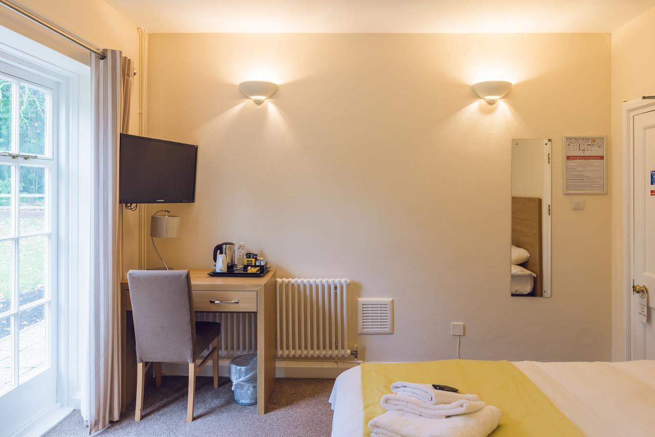 Hotel Gilwell Park à Chingford Extérieur photo