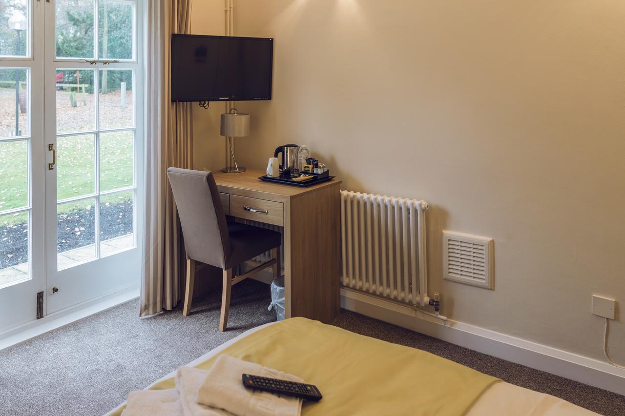 Hotel Gilwell Park à Chingford Extérieur photo