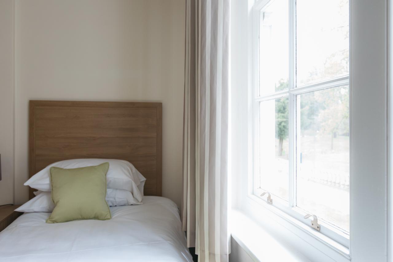 Hotel Gilwell Park à Chingford Extérieur photo