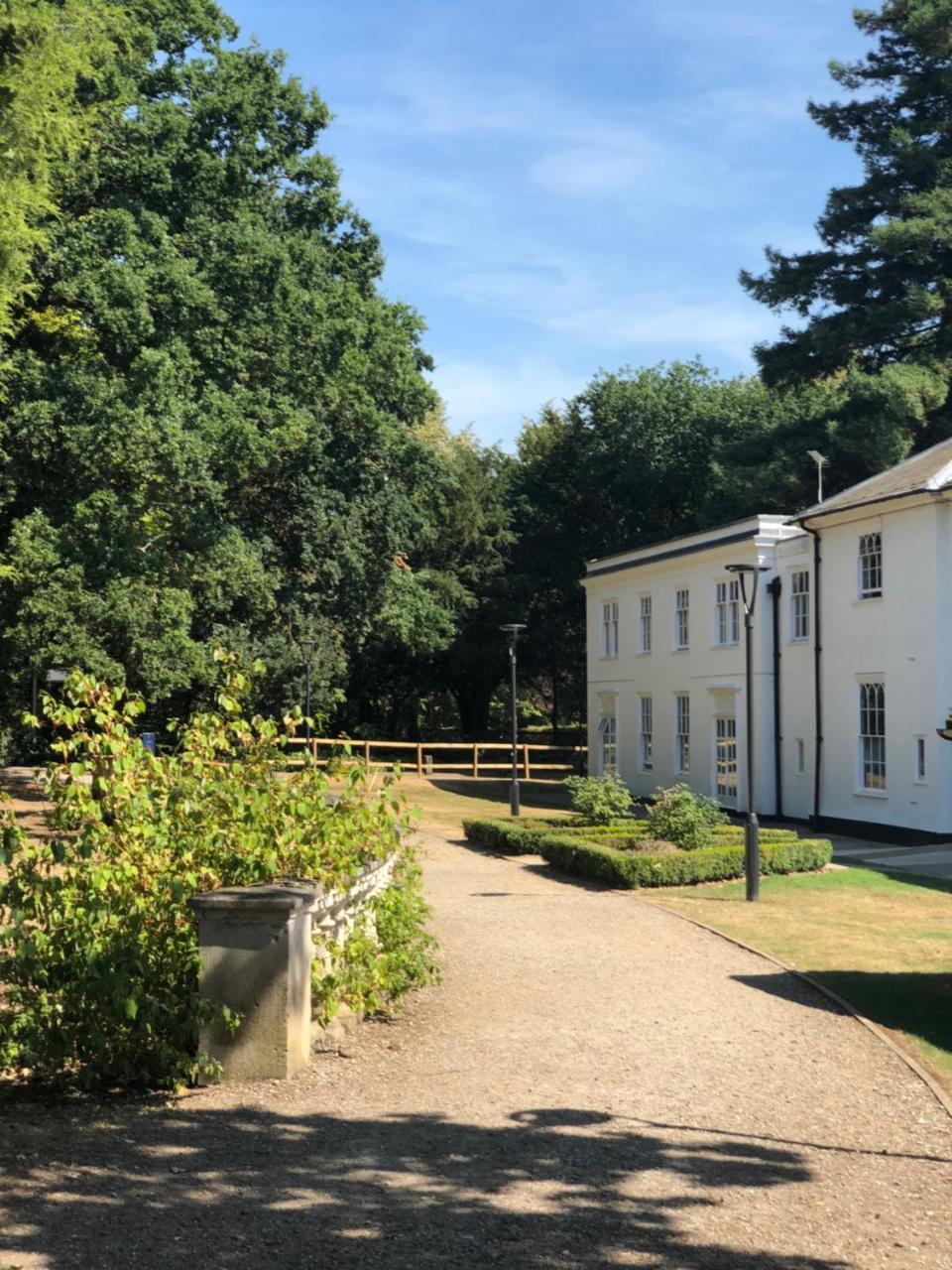 Hotel Gilwell Park à Chingford Extérieur photo